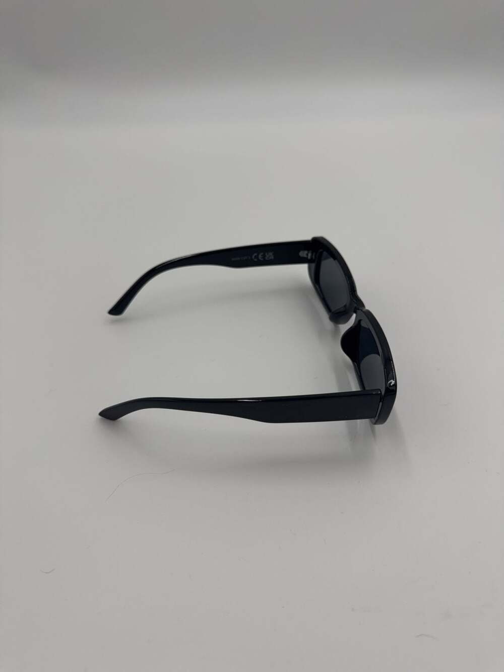 Y2K Black Rectangular Frame Sunglasses - Picture 3 of 5